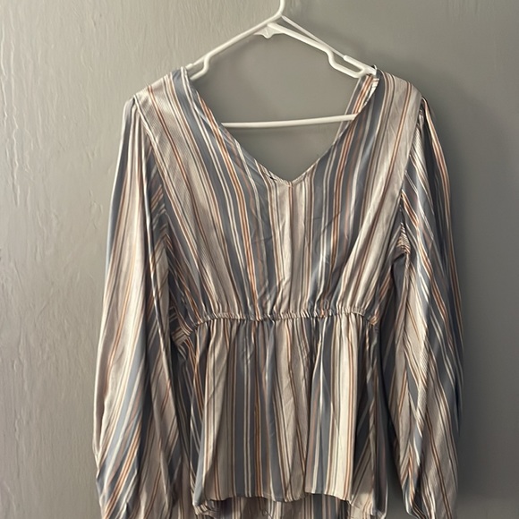 Cute boho blouse, new with tags. - Picture 4 of 5